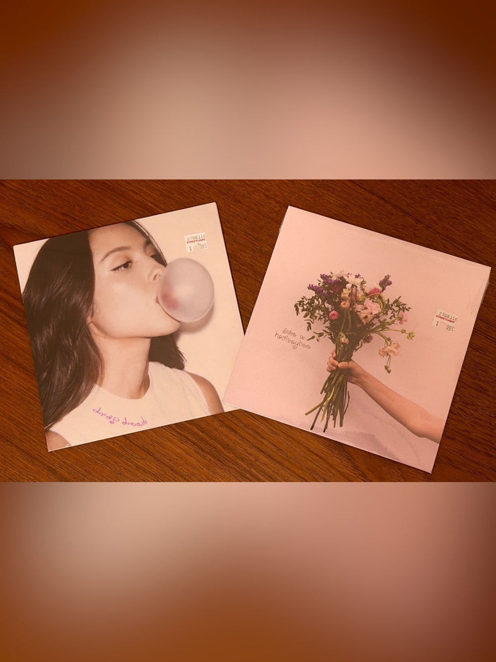 Olivia Rodrigo - Walk in the Park (Event Exclusive) & drop dead Vinyl Bundle